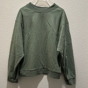 Elegant Olive Crew Neck‎ Sweater Size Large